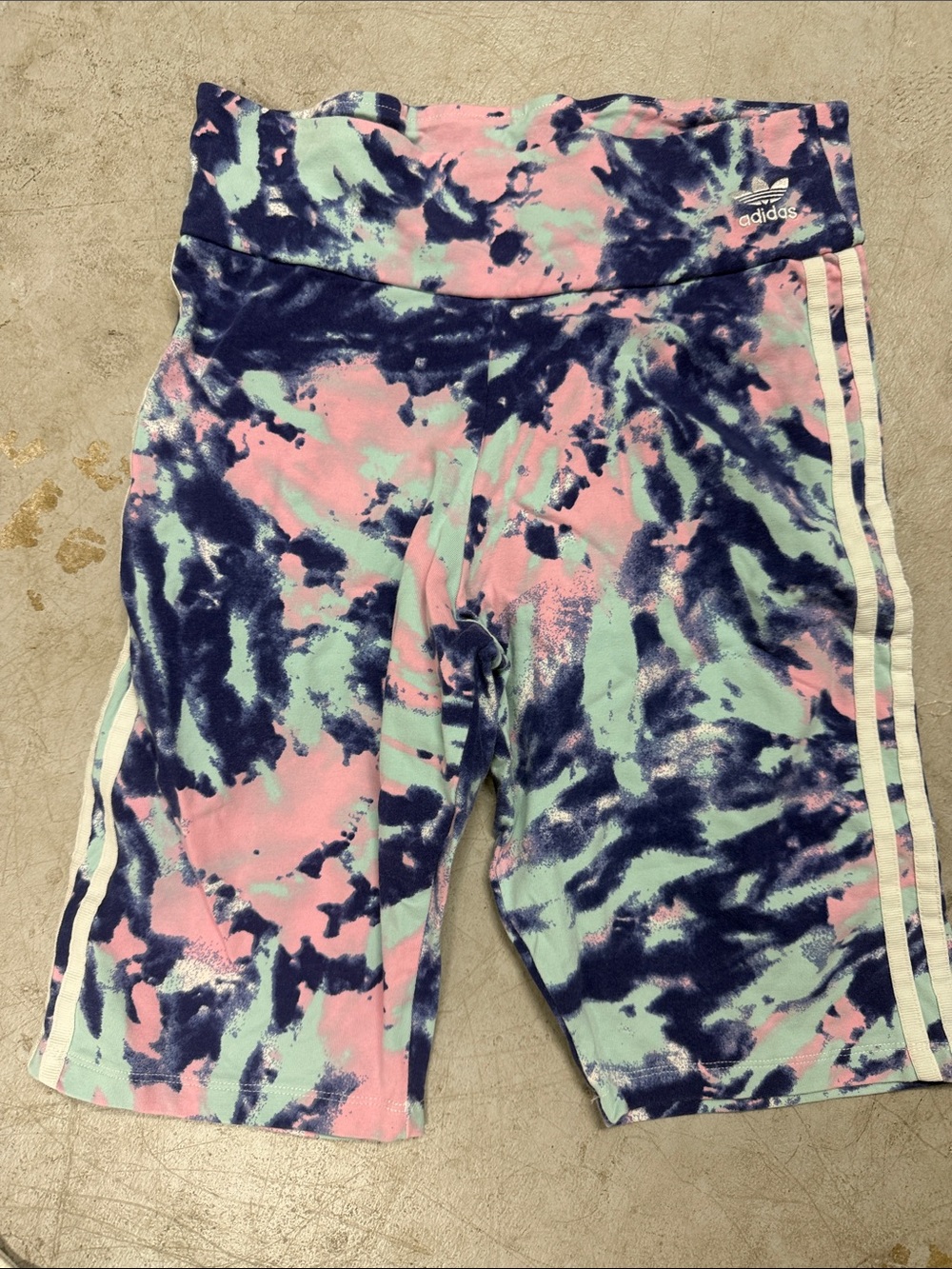 ADIDAS Size Medium Womens Tie-Dye Bike Shorts in Pink, Navy, Mint Biker Shorts